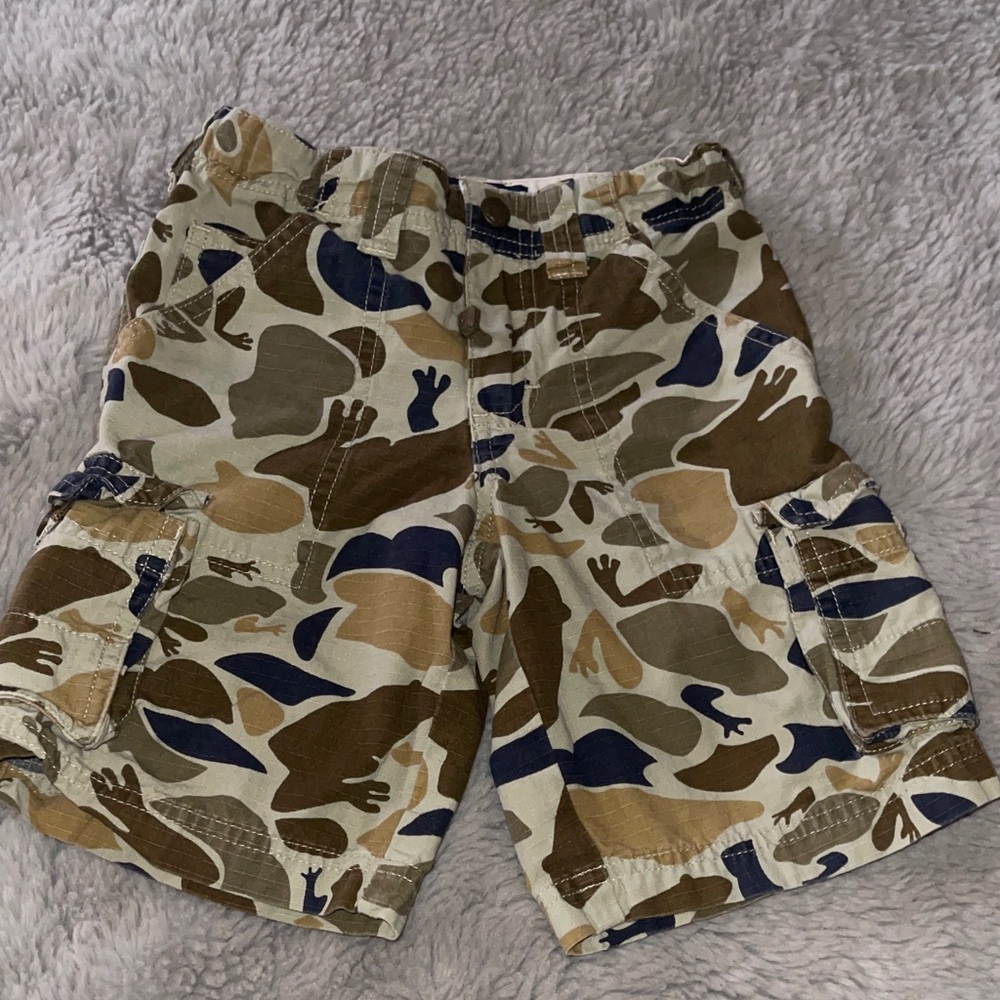OshKosh B'gosh Boy Camo Cargo Shorts Sz 4 School Play